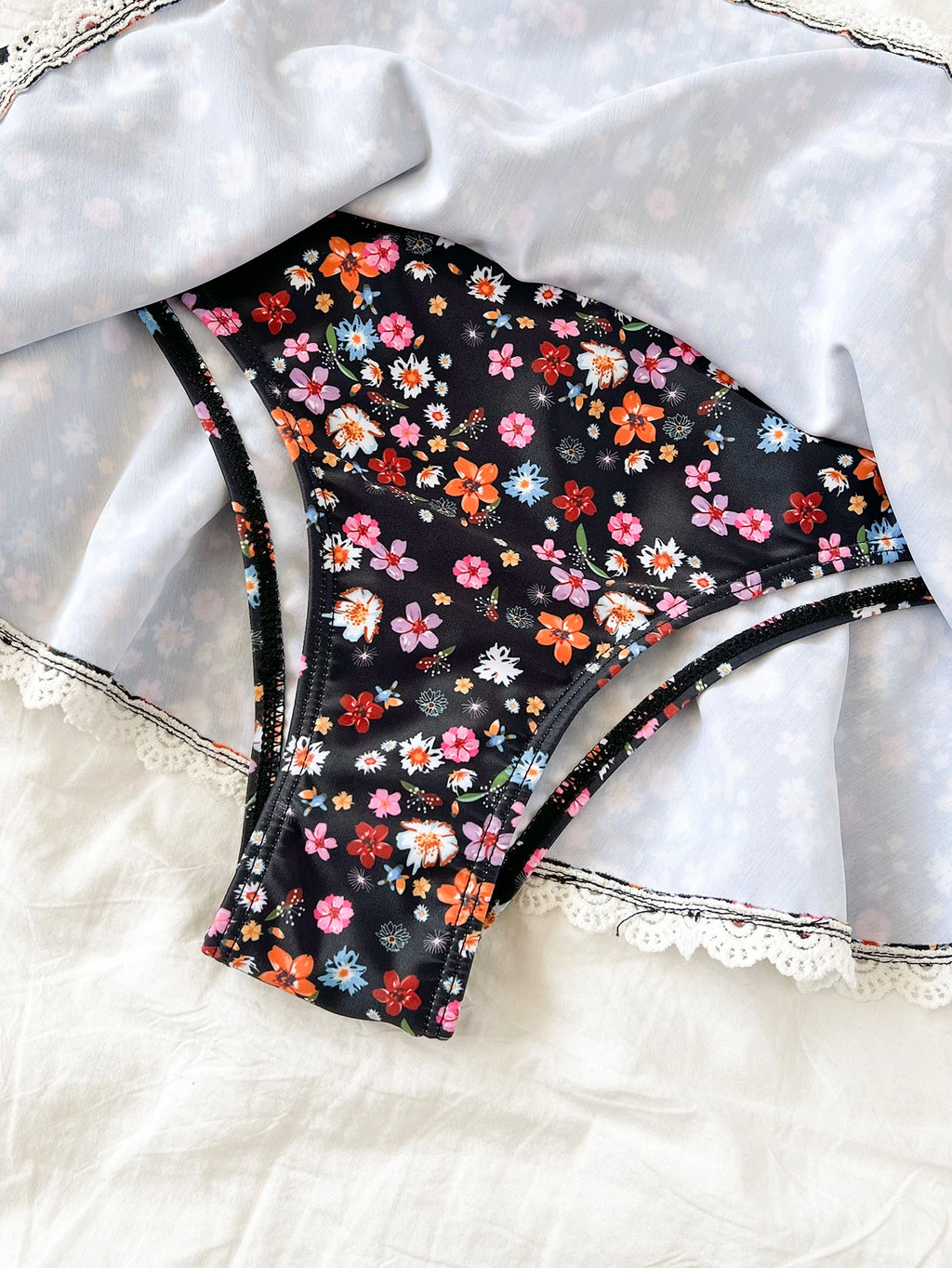 Swim Mod Summer Beach Ditsy Floral Print Bikini Set Frill Trim Knot Front Bra &