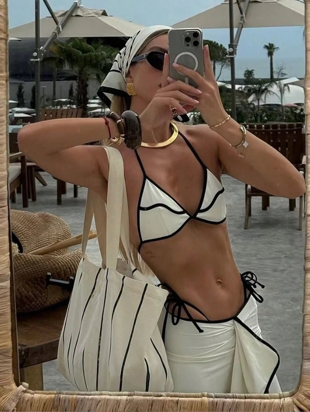 Women's Elegant White Bikini Wavy-Hemmed Three-Piece Swimsuit Summer