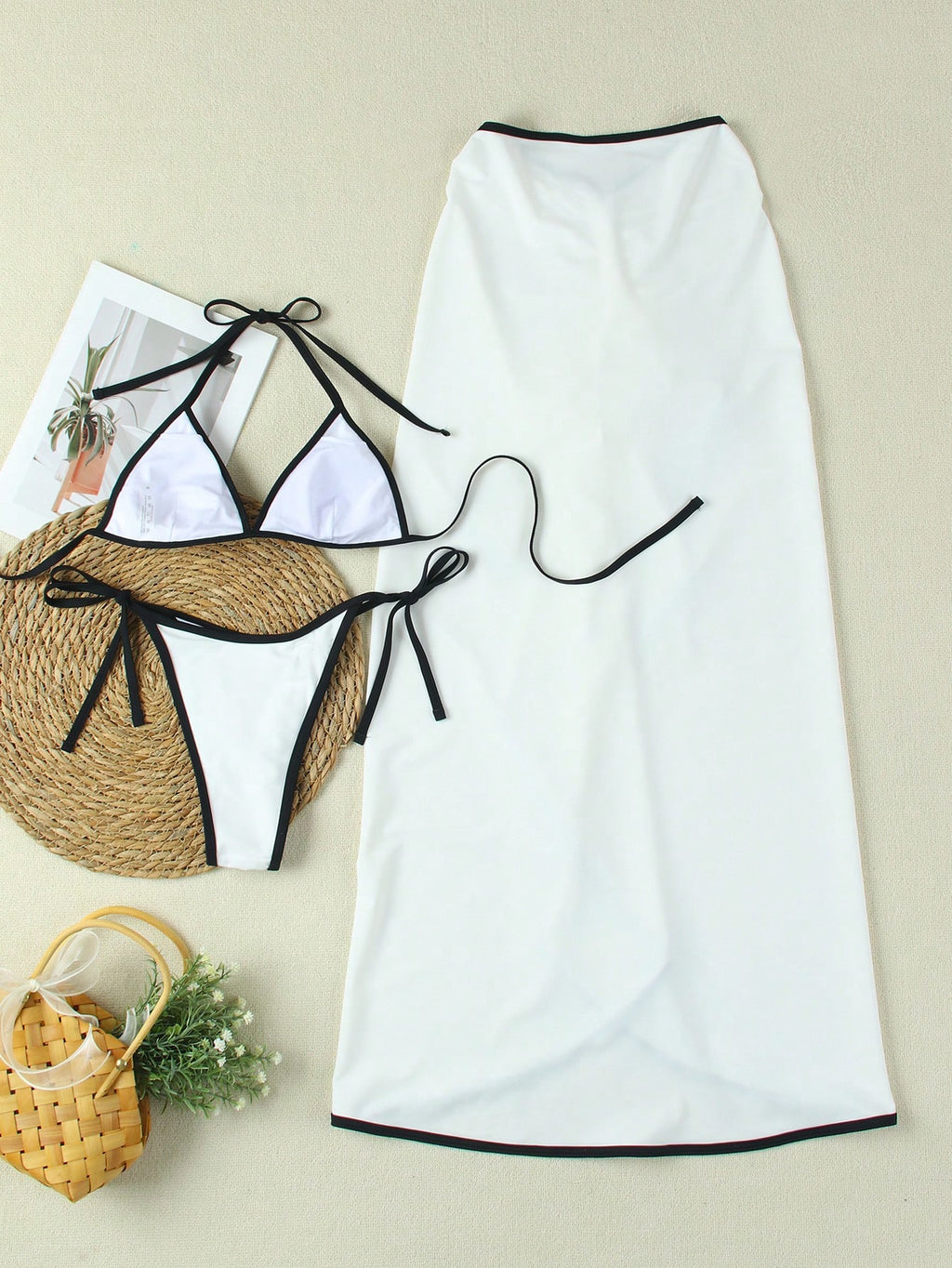 Women's Elegant White Bikini Wavy-Hemmed Three-Piece Swimsuit Summer