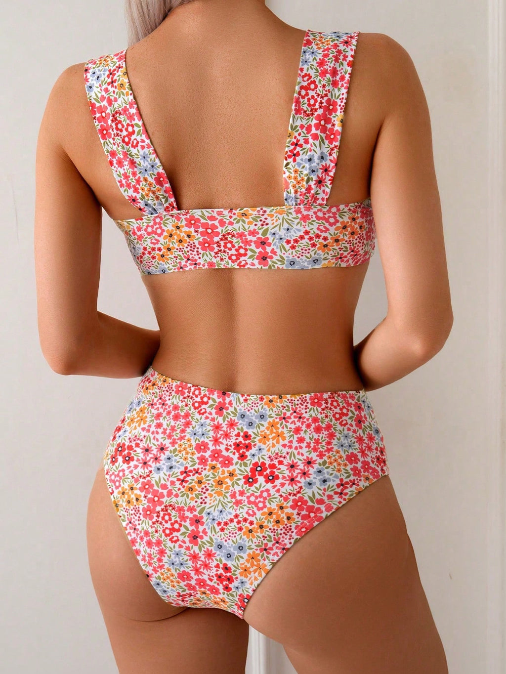 Swim Mod Springbreak Women's New Summer Random Ditsy Floral V-Neck