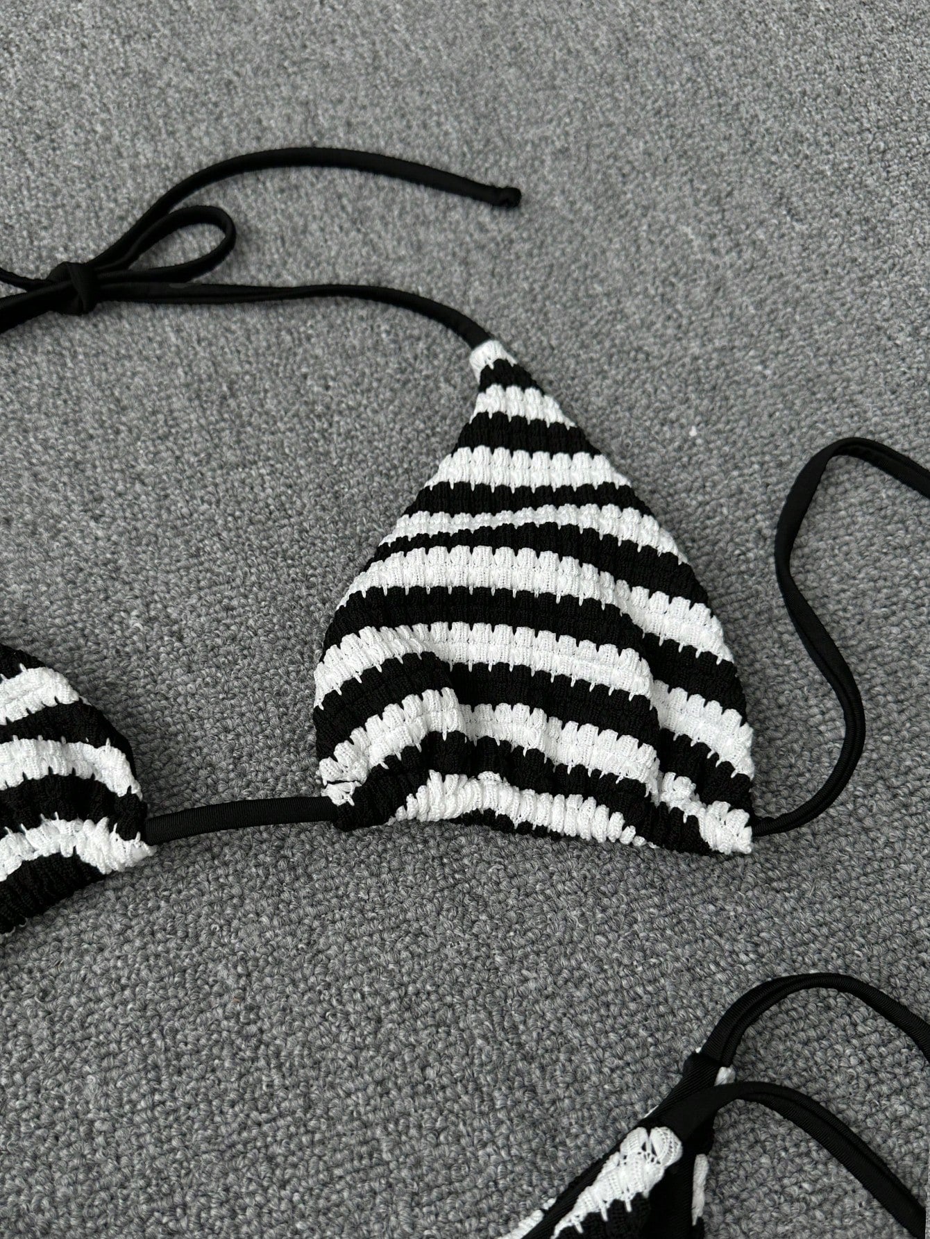 2pcs/Set Women's Sexy Backless Bikini Set, Black & White Striped Triangle Top With Halter Neck Design, - image 4