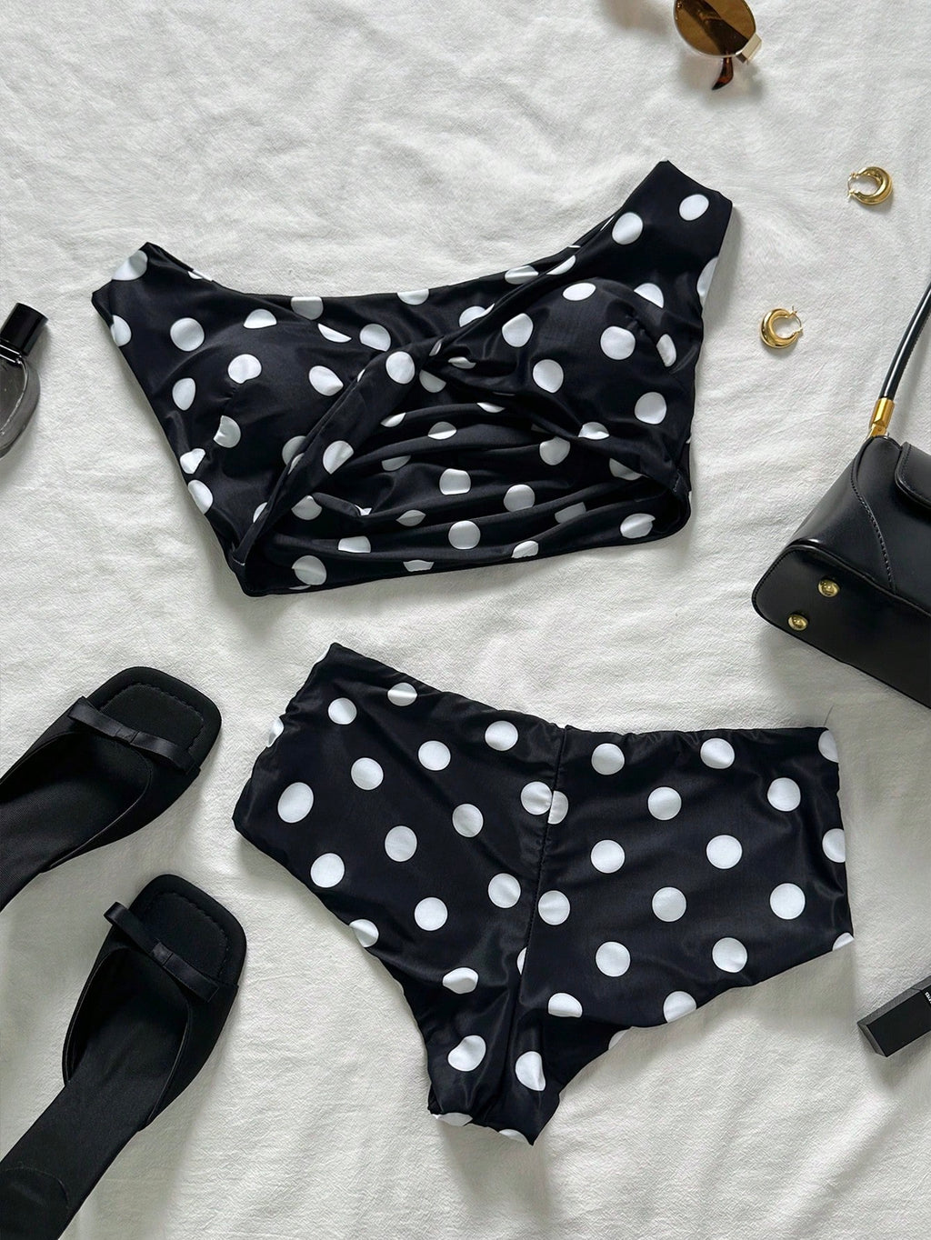 Swim Chiccia Sweetheart Neck Polka Dot Printed Soft Fabric Twist Cup Cute Bikini