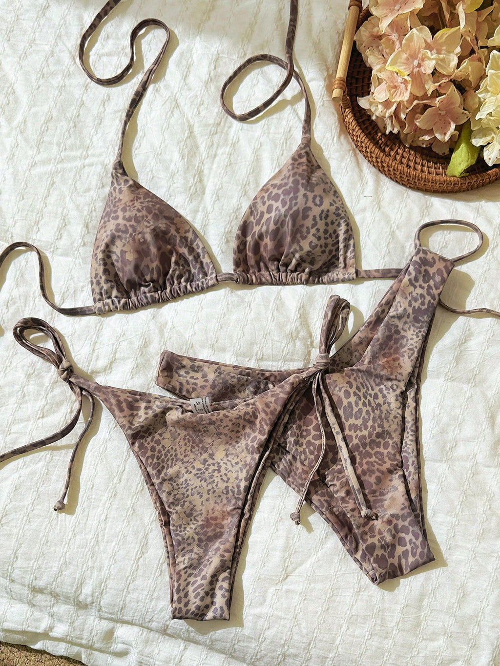 Elavelle 3pcs Women's Random Print Halter High Cut Bikini Set,