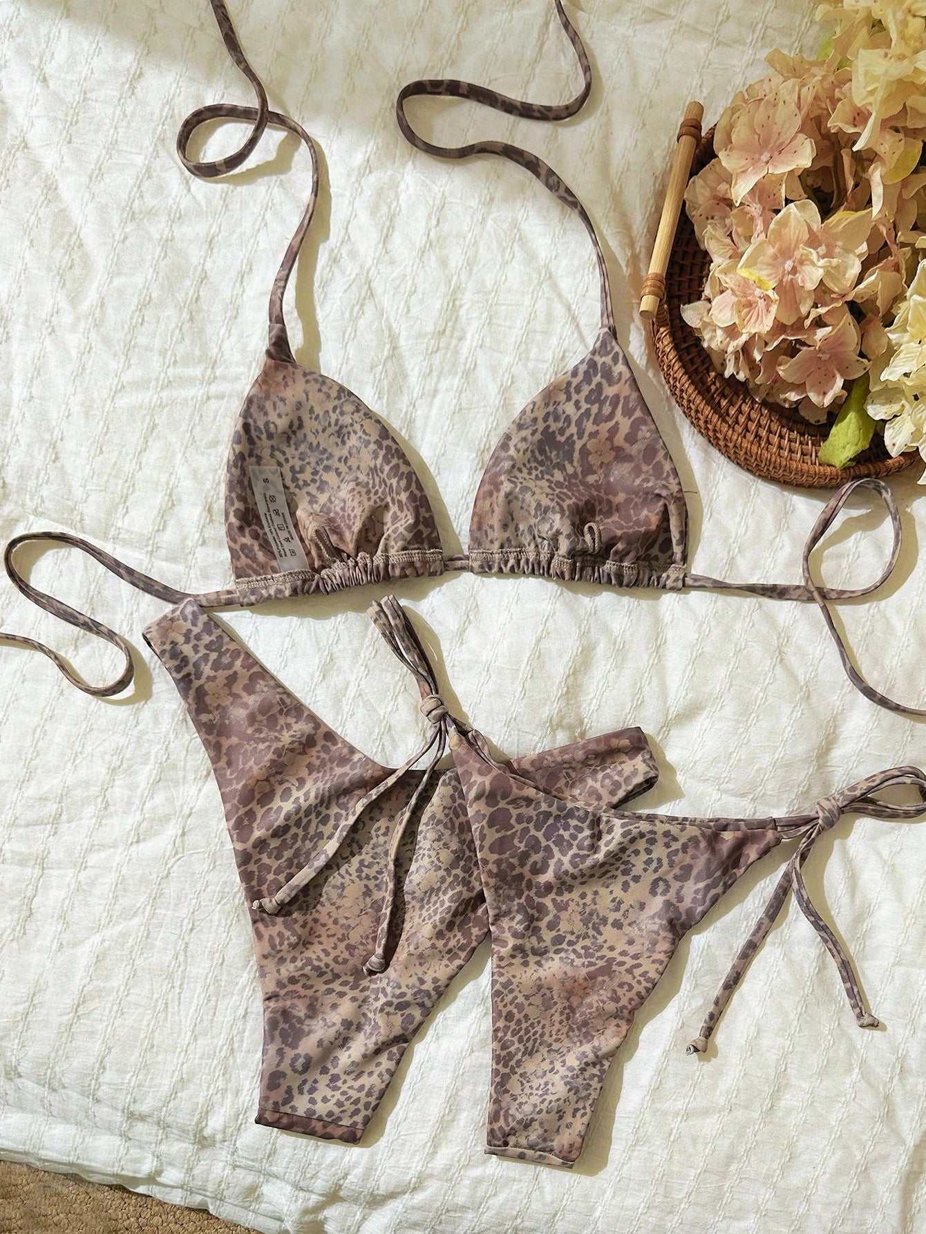 Elavelle 3pcs Women's Random Print Halter High Cut Bikini Set,