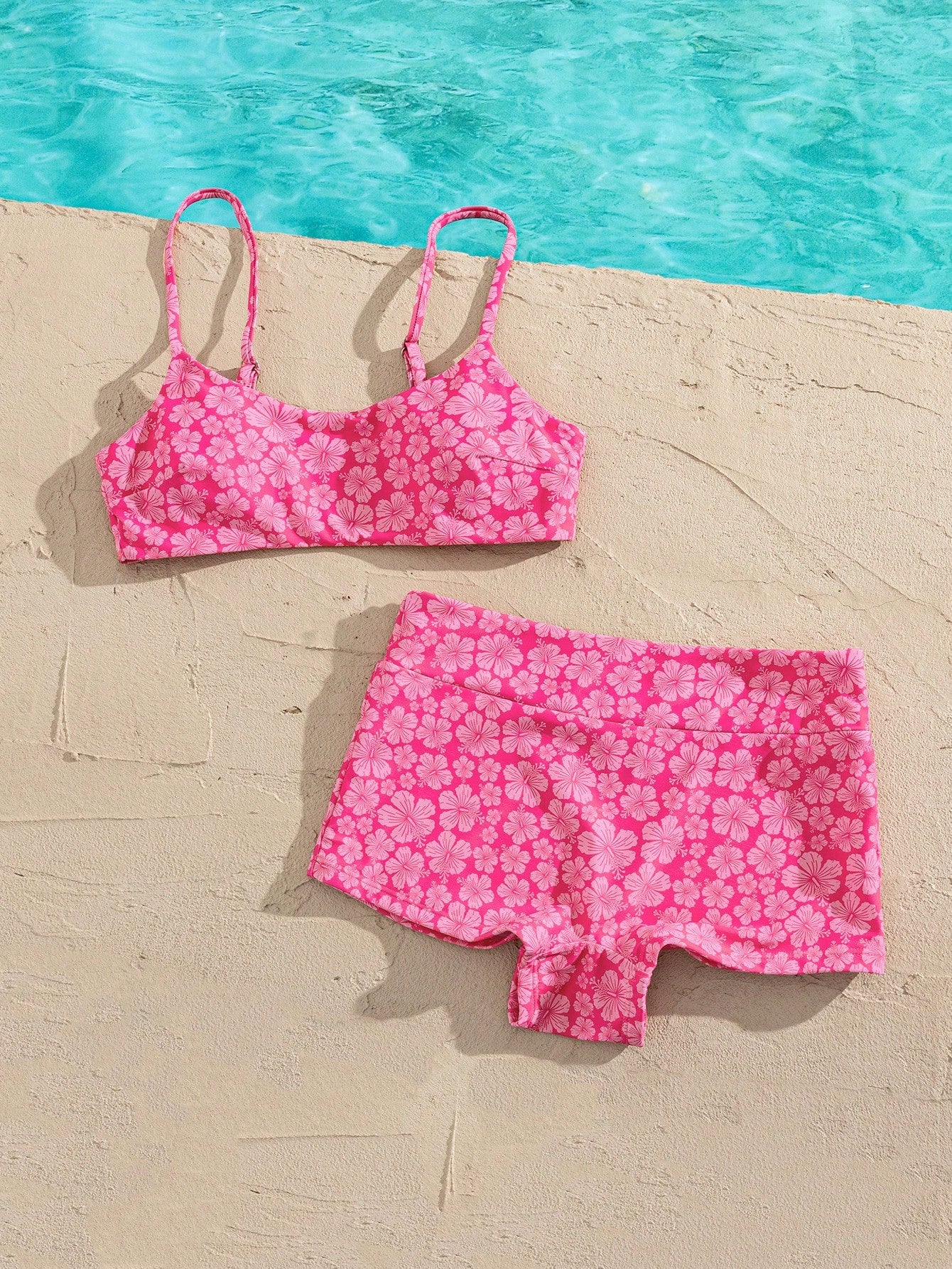 Women's Floral Print Bikini Set, Crop Top And Shorts, Fashionable