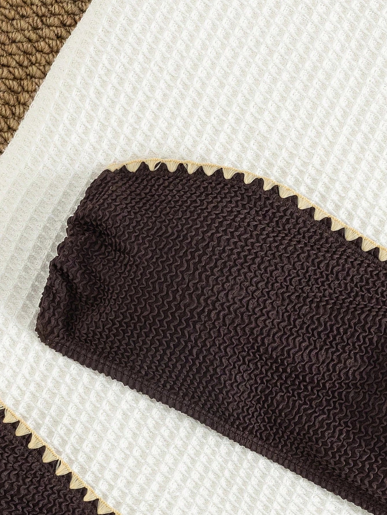Bonvoyette Women's Spring/Summer Brown Knit Jacquard Shell Scalloped