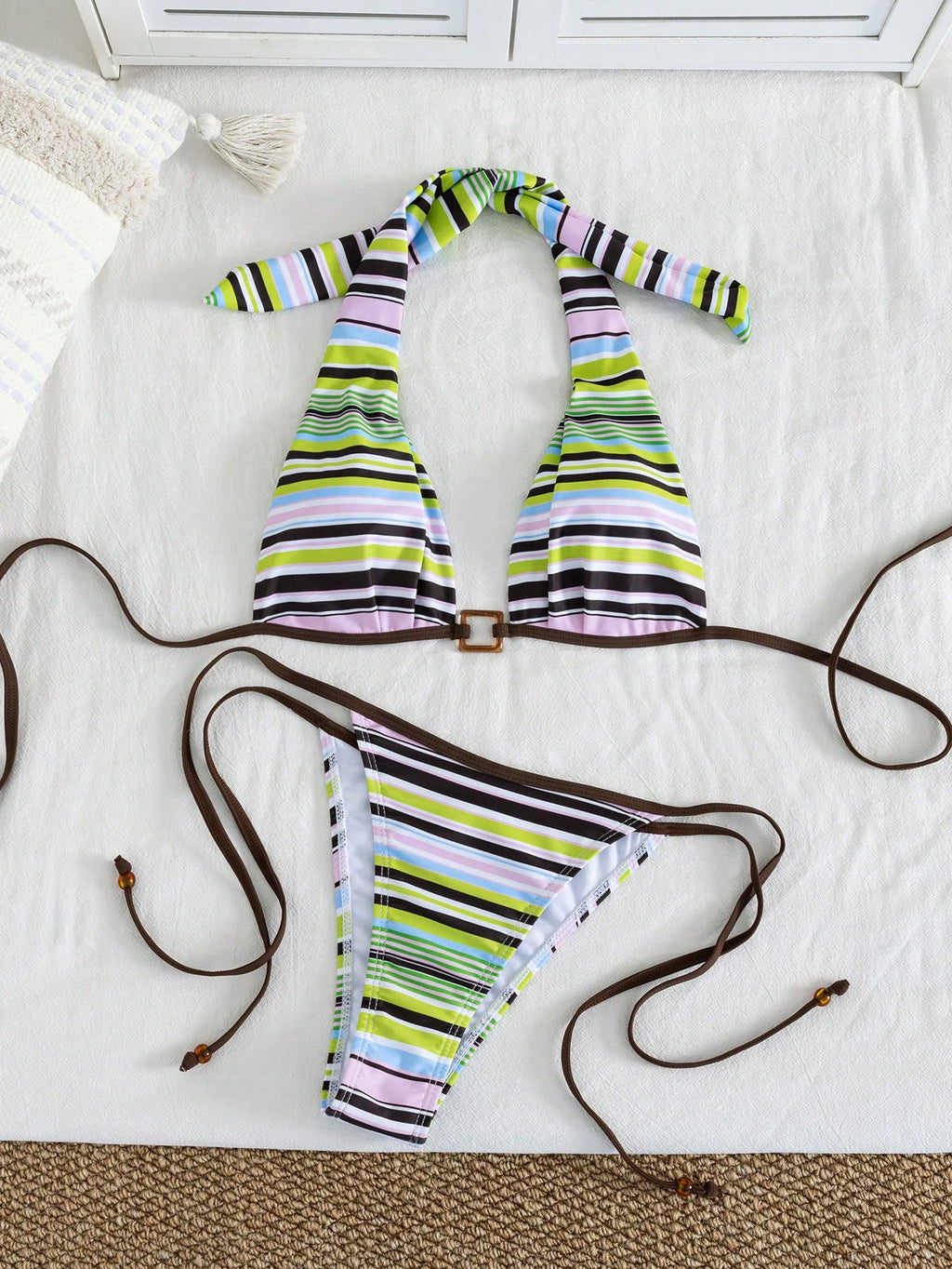 Onefish 1 Set Striped Halter Neck Triangle Bikini Top, Deep V-Neck,