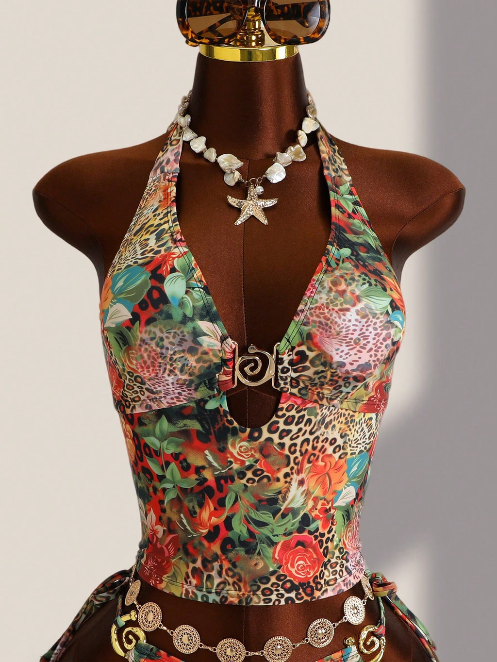 Zestiva 2pcs Women's Summer Beach Vacation Random Print Metal Decor Tie Side Triangle Tankini Set - image 4