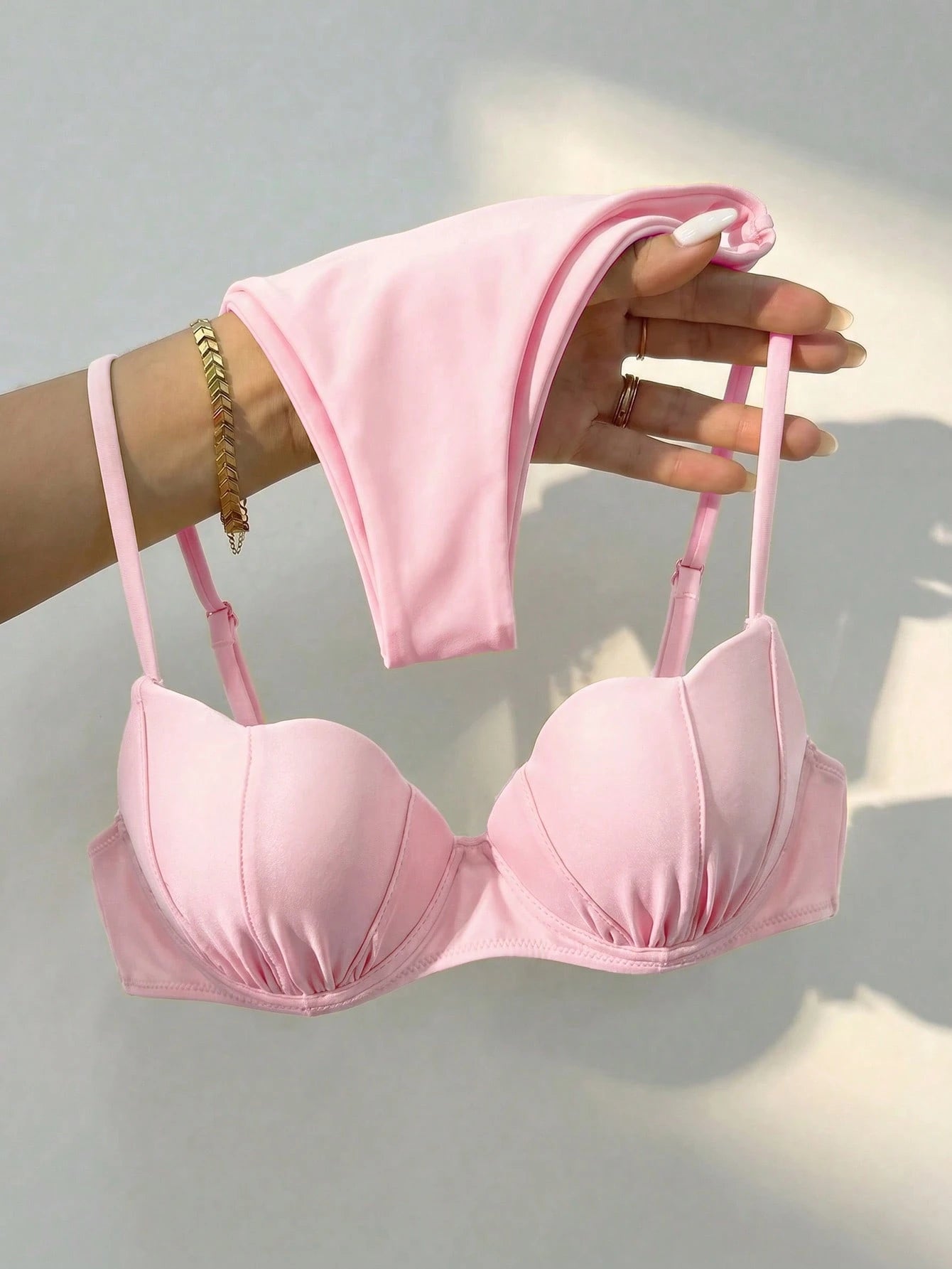 Bikinx Women's Solid Color Shell-Shaped Cup Bikini Set With Spaghetti