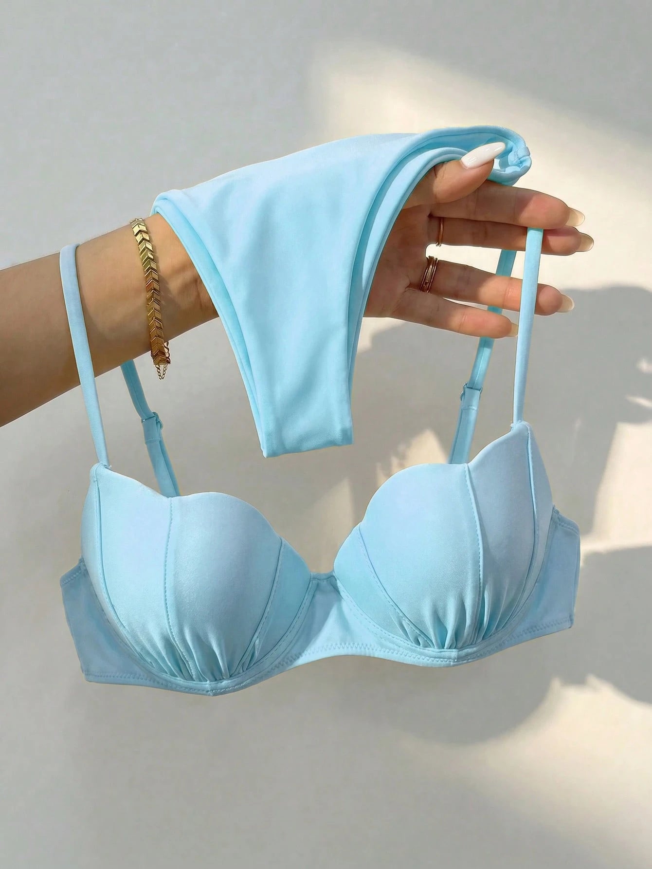 Bikinx Women's Solid Color Shell-Shaped Cup Bikini Set With Spaghetti