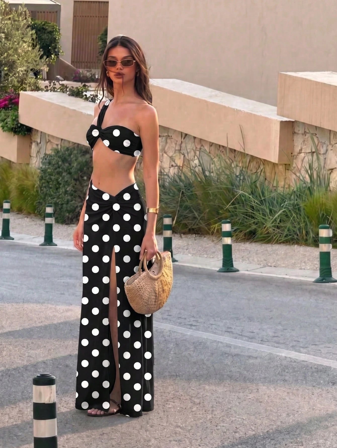 Women's Elegant Fashion Black & White Polka Dot Sexy One-Shoulder