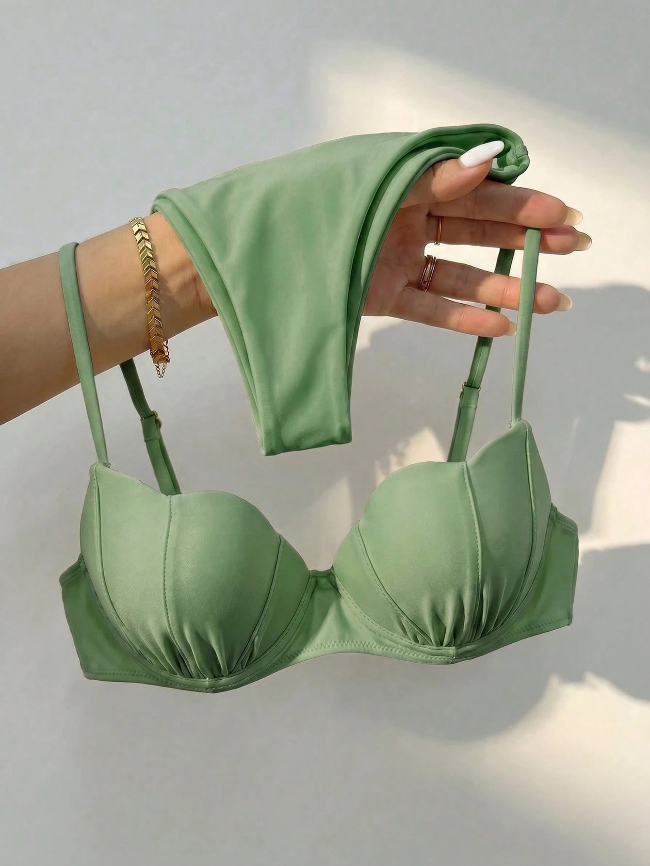 Bikinx Women's Solid Color Shell-Shaped Cup Bikini Set With Spaghetti