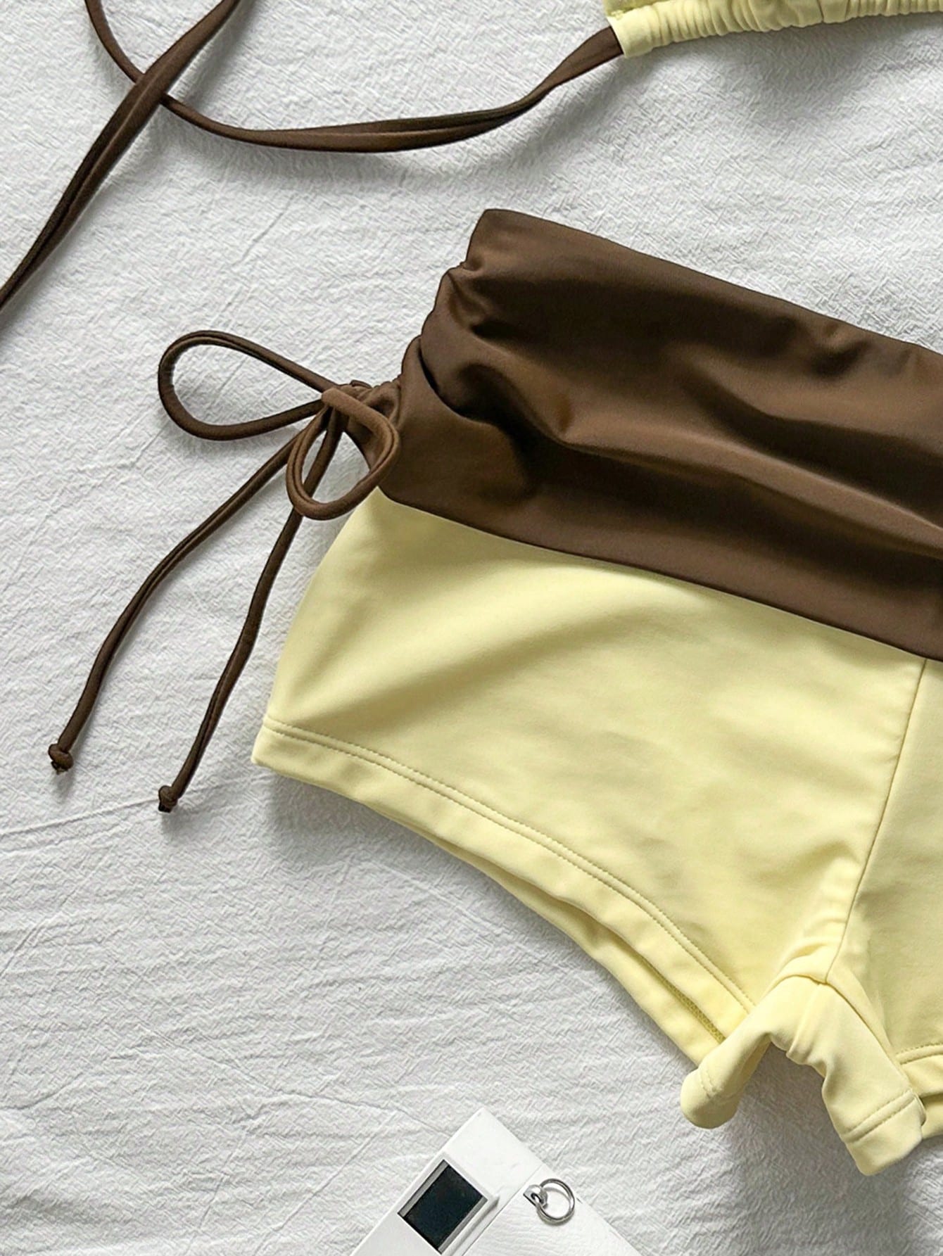 Elavelle Color-Blocked Bikini Set Consisting Of A Neck-Girdle